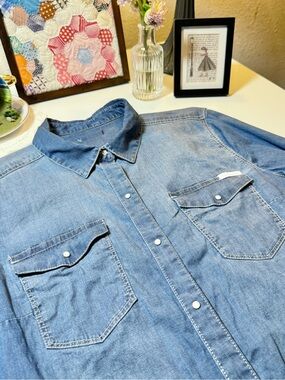 Calvin Klein Chambray Pearl Snap Long Sleeve Shirt Women’s Small